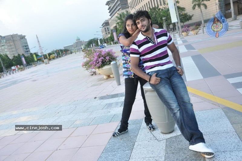 Maharaja Tamil Movie Stills - 21 / 41 photos