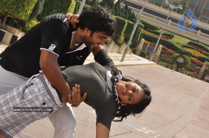 Maharaja Tamil Movie Stills - 30 / 41 photos