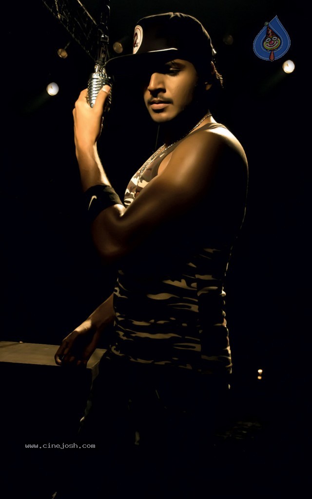 Mahesh Movie Hot Stills - 2 / 78 photos