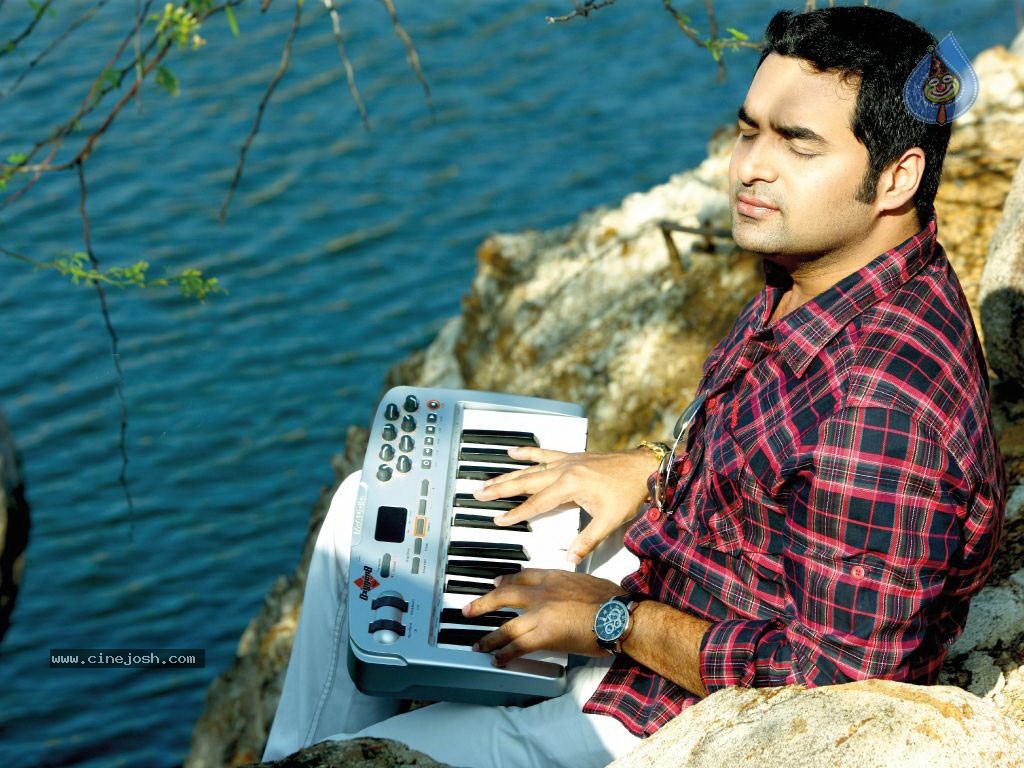 Mahesh Movie Hot Stills - 10 / 78 photos