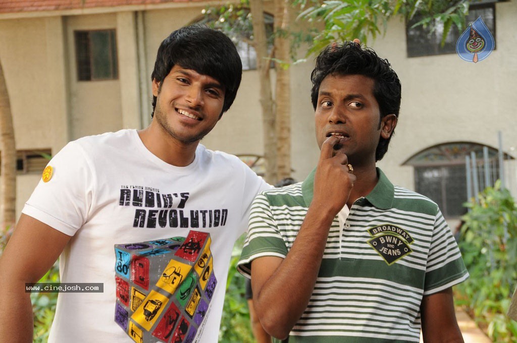 Mahesh Movie Hot Stills - 18 / 78 photos