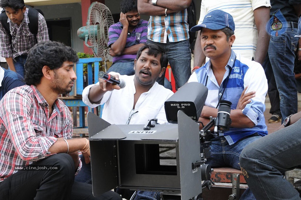 Mahesh Movie Hot Stills - 44 / 78 photos