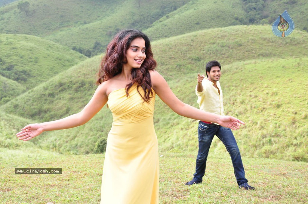 Mahesh Movie Hot Stills - 75 / 78 photos