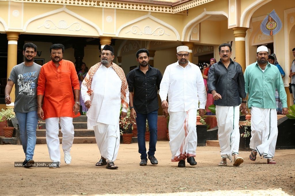 Mailanchi Monjulla Veedu Film Stills - 64 / 120 photos