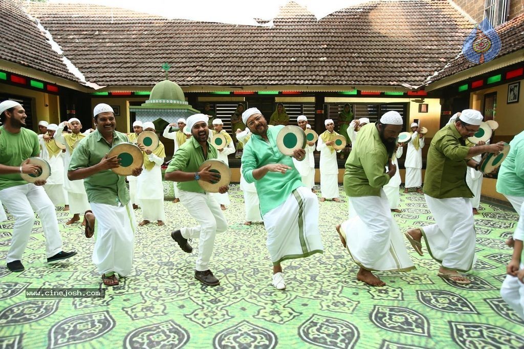 Mailanchi Monjulla Veedu Film Stills - 87 / 120 photos