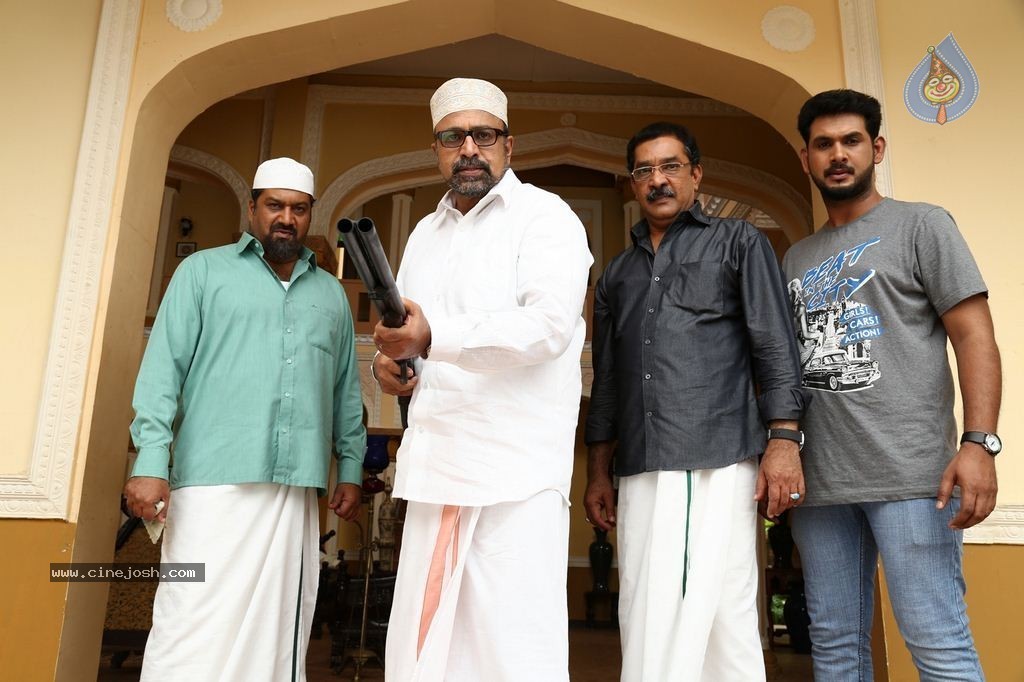 Mailanchi Monjulla Veedu Film Stills - 101 / 120 photos