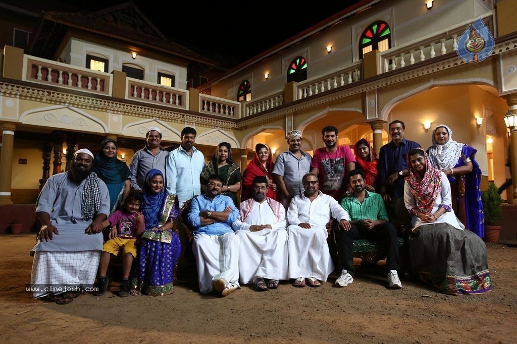 Mailanchi Monjulla Veedu Film Stills - 104 / 120 photos