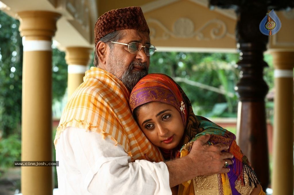 Mailanchi Monjulla Veedu Film Stills - 109 / 120 photos