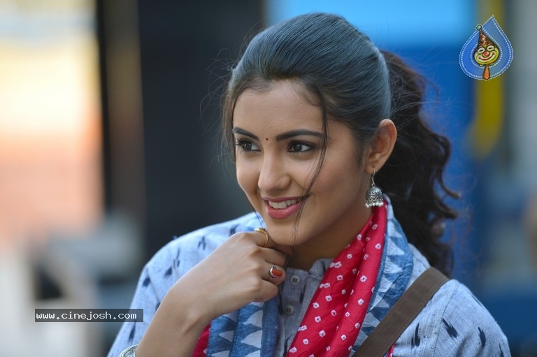 Malavika Sharma Stills in Nela Ticket Movie - 2 / 5 photos