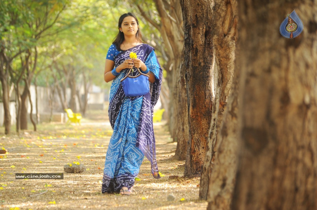 Mallela Teeramlo Sirimalle Puvvu Movie Stills - 28 / 32 photos