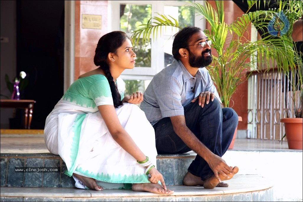 Mallela Theeram Lo Sirimalle Puvvu Stills n Walls - 21 / 47 photos