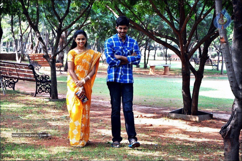 Mallela Theeram Lo Sirimalle Puvvu Stills n Walls - 28 / 47 photos