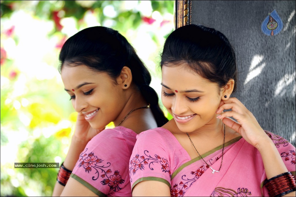 Mallela Theeram Lo Sirimalle Puvvu Stills n Walls - 43 / 47 photos