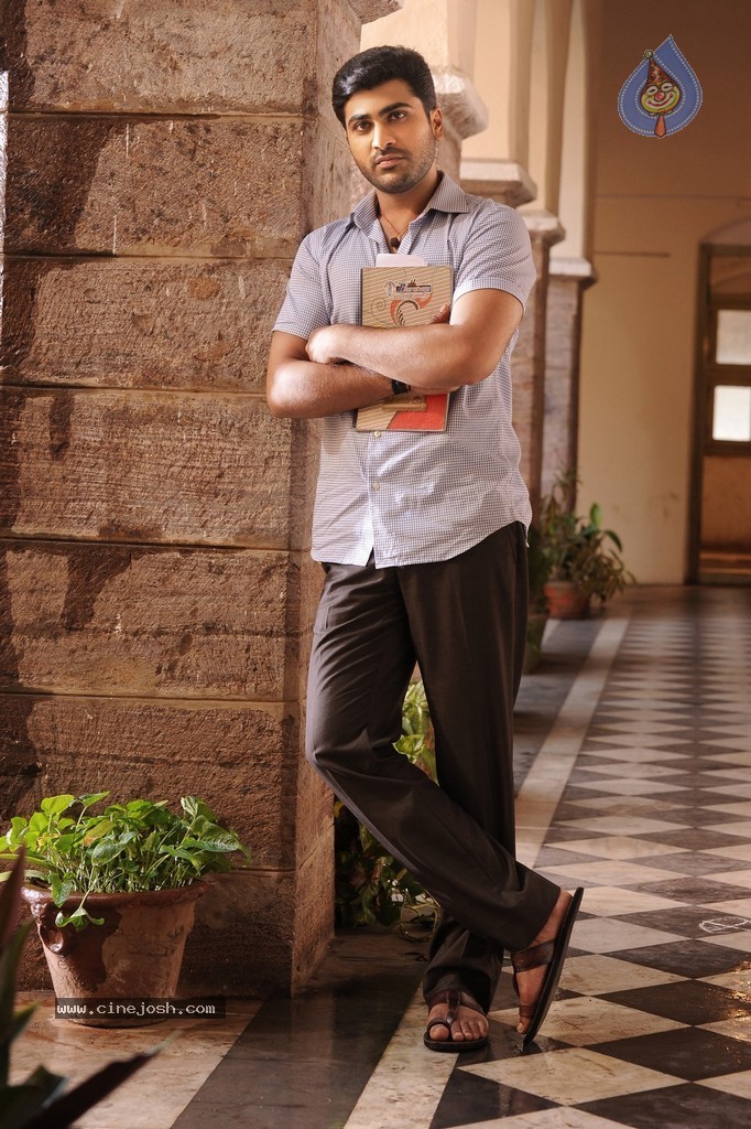 Malli Malli Edirani Roju New Stills - 3 / 9 photos