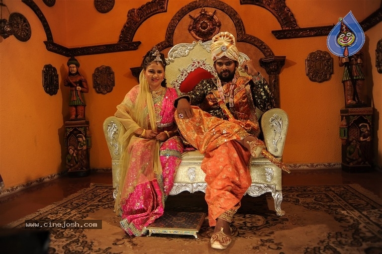 Malli Tamil Movie Stills - 10 / 27 photos