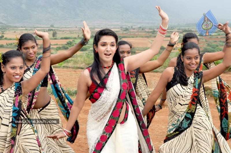 Mallikattu Tamil Movie Stills - 7 / 85 photos