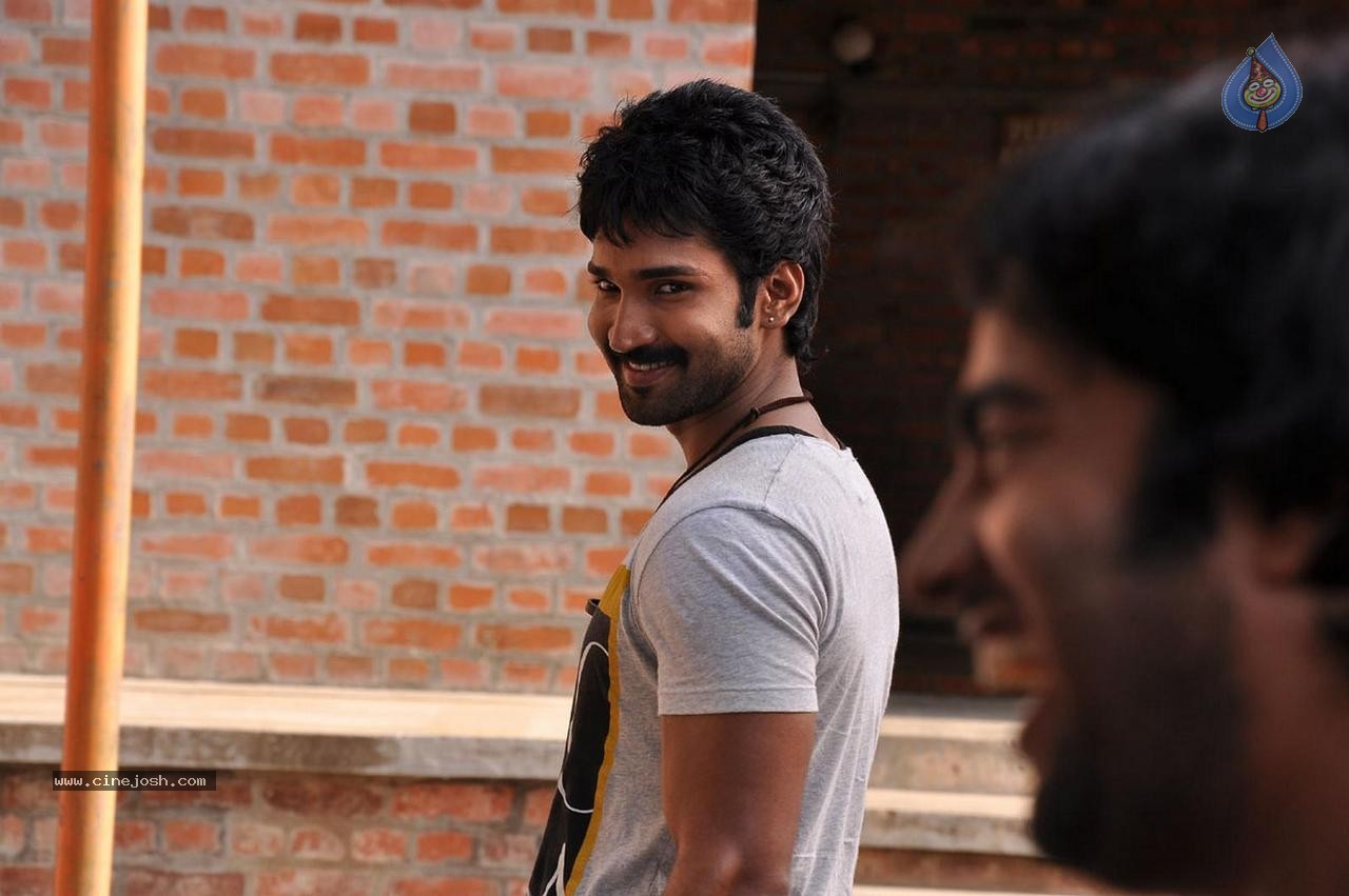 Malupu Movie Stills n Walls - 15 / 20 photos