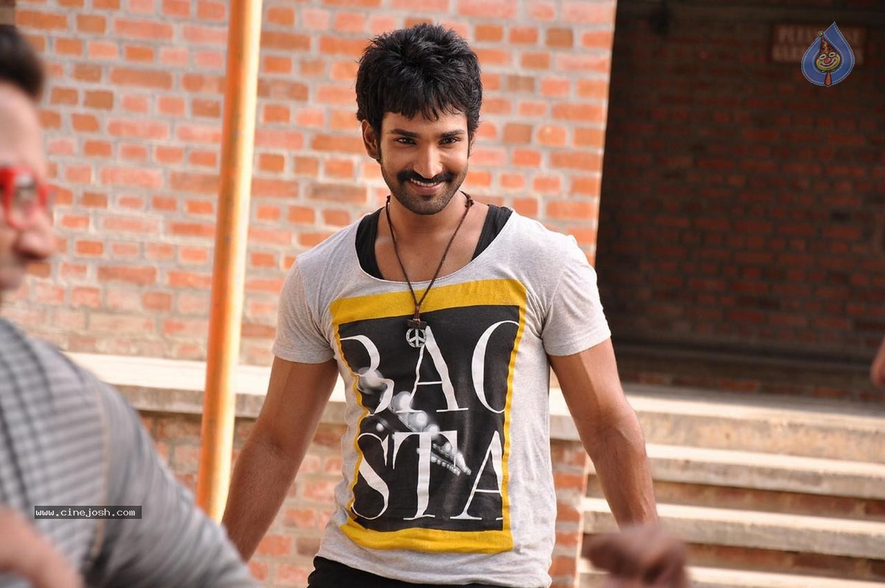 Malupu Movie Stills n Walls - 18 / 20 photos