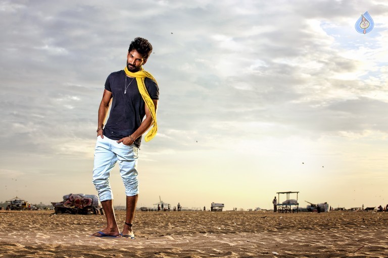 Malupu Photos and Posters - 20 / 23 photos