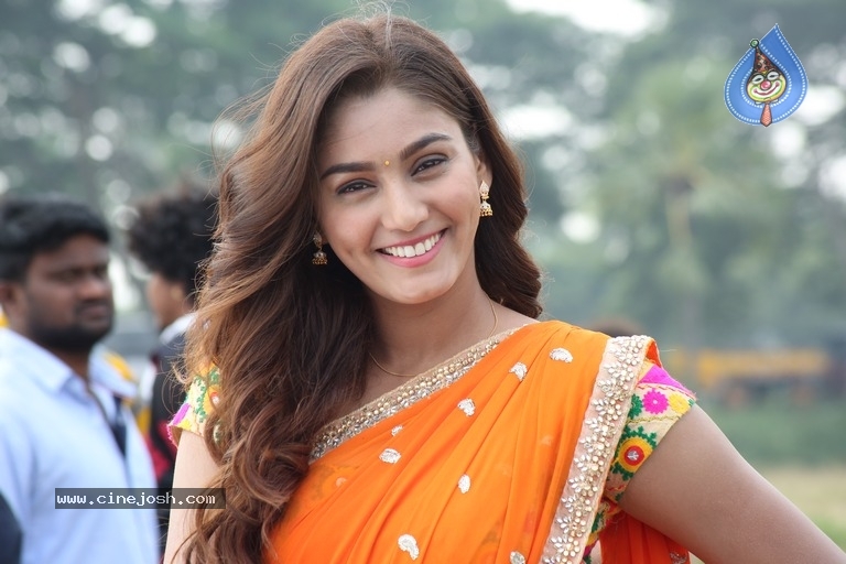 Mama O Chandamama Movie Stills - 8 / 9 photos