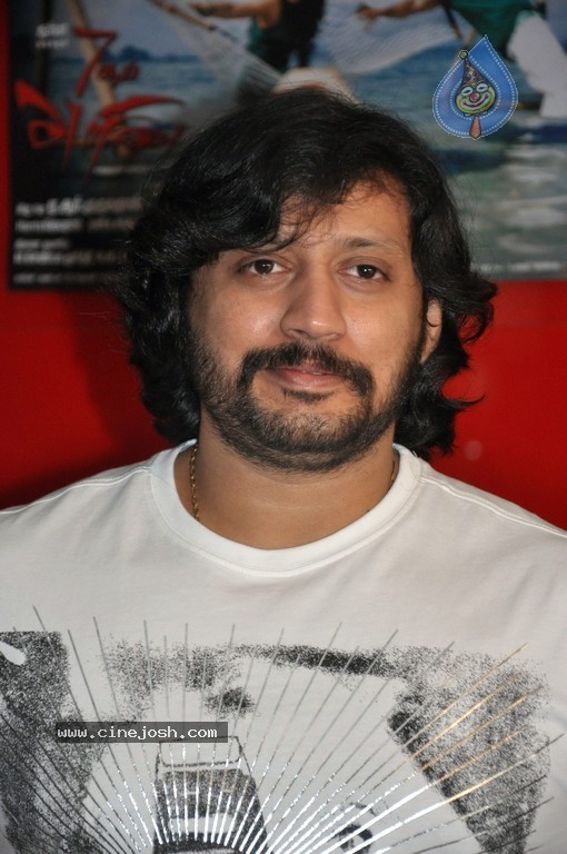 Mambattiyan Tamil Movie Stills - 6 / 33 photos