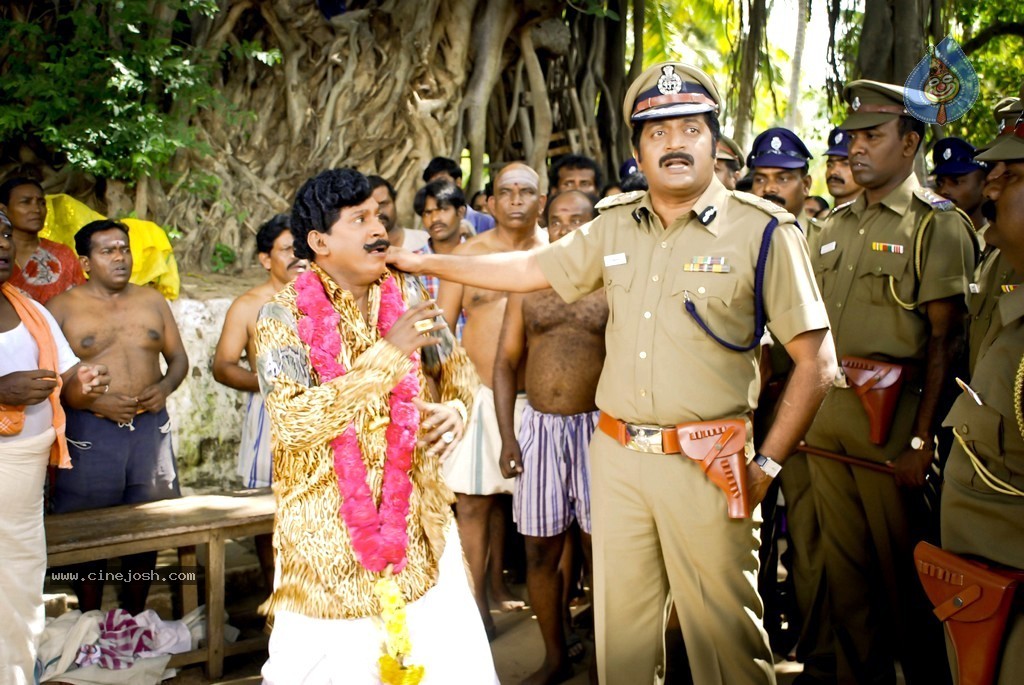 Mambattiyan Tamil Movie Stills - 27 / 33 photos