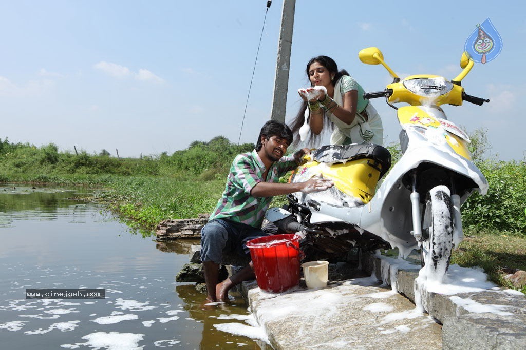 Manam Kothi Paravai Tamil Movie Stills - 6 / 27 photos