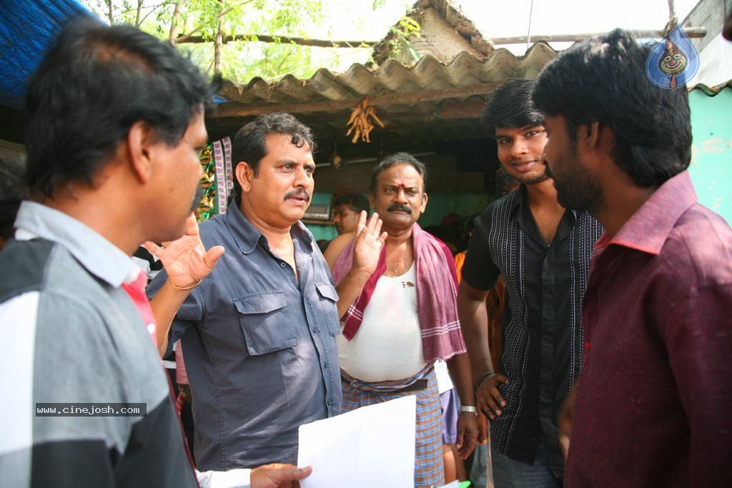 Manam Kothi Paravai Tamil Movie Stills - 36 / 66 photos