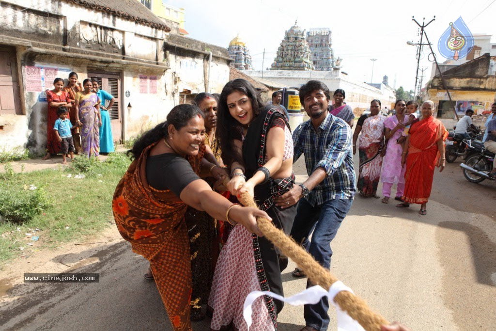 Manam Kothi Paravai Tamil Movie Stills - 41 / 66 photos