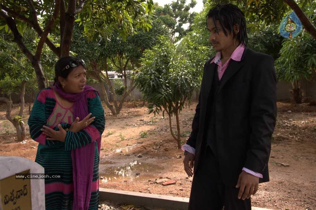 Manasa Thullipadake Movie New Stills n Walls - 24 / 38 photos