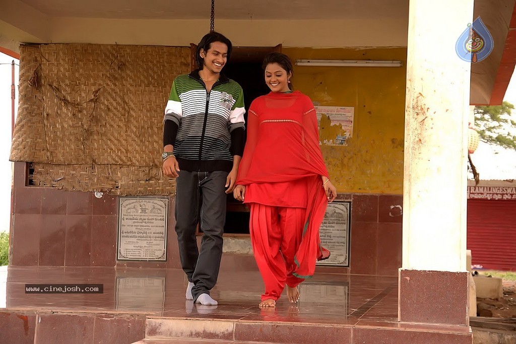 Manasa Thullipadake Movie Photos - 1 / 13 photos