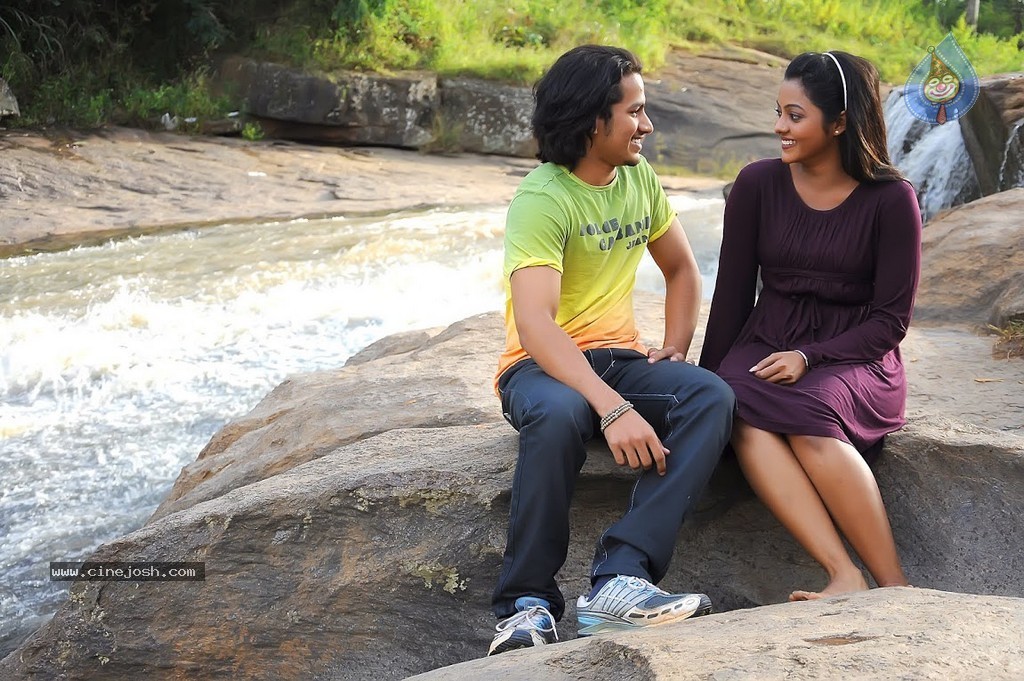 Manasa Thullipadake Movie Photos - 3 / 13 photos