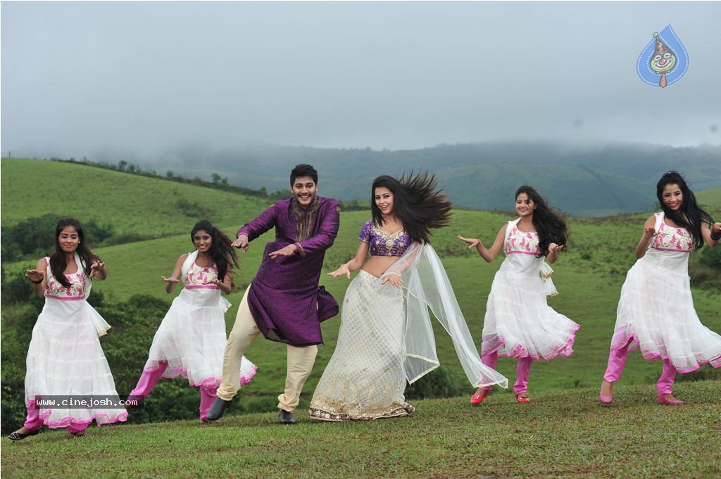 Manasunu Maya Seyake New Photos - 28 / 35 photos