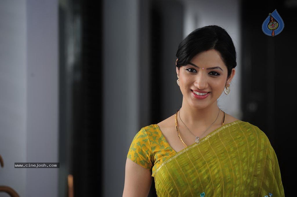 Manasunu Maya Seyake New Photos - 33 / 35 photos