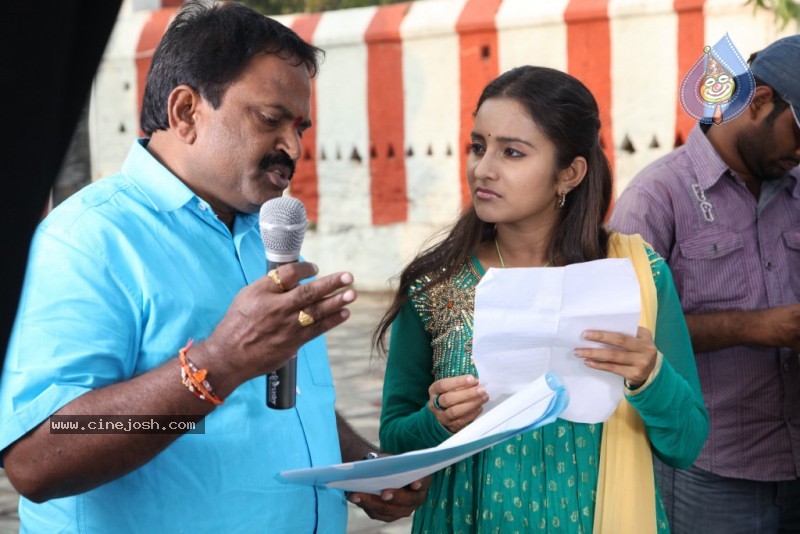 Manchivadu Movie New Stills  - 48 / 67 photos