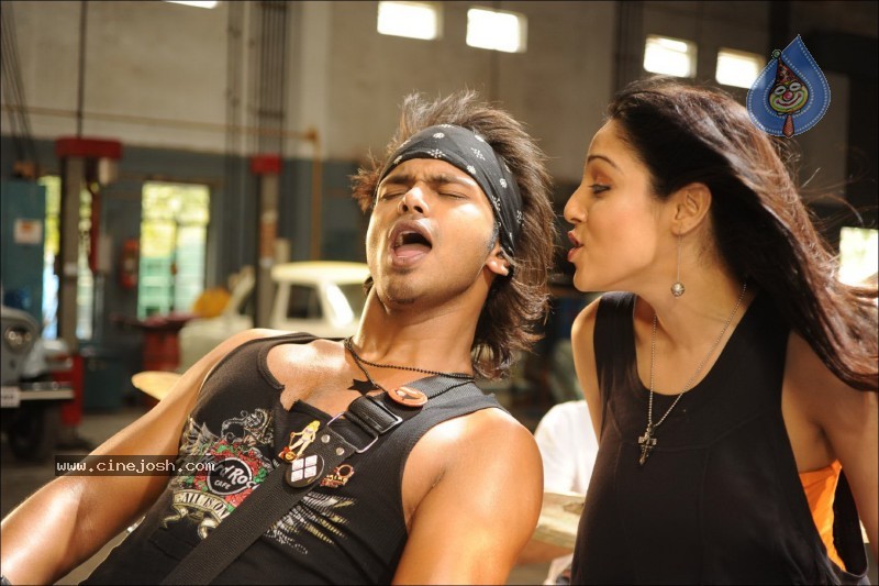 Manchu Manoj Stills in Vedam - 22 / 29 photos