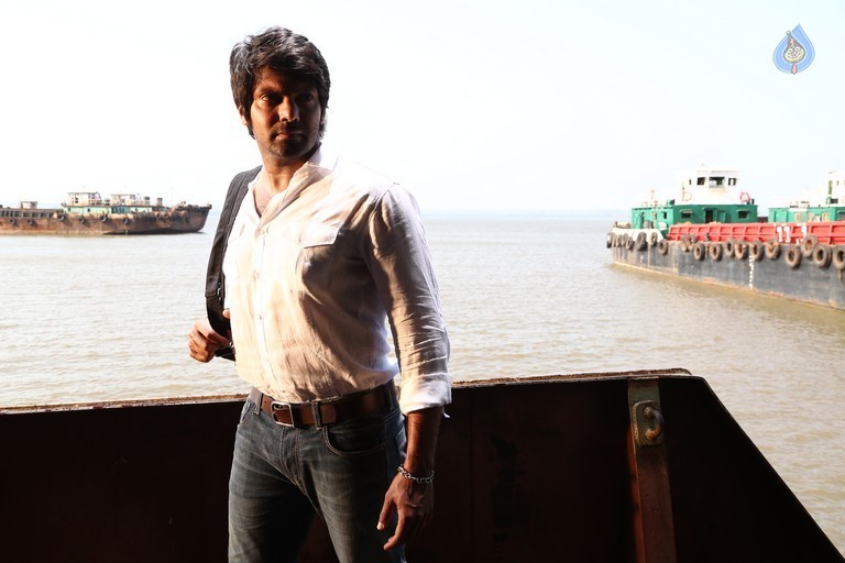 Mande Suryudu Movie Photos - 35 / 42 photos