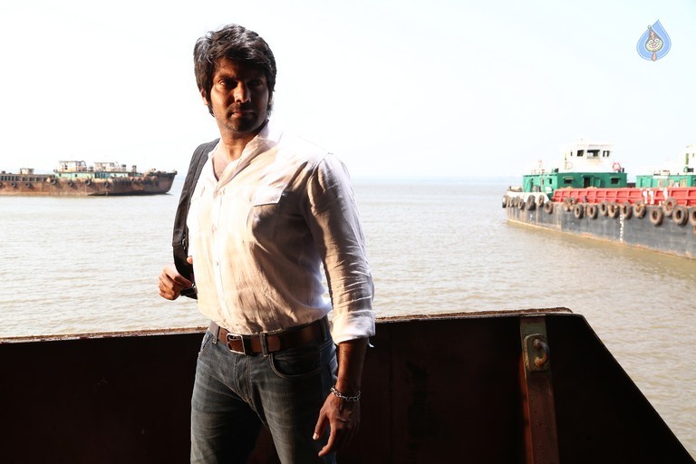 Mande Suryudu Movie Photos - 37 / 42 photos