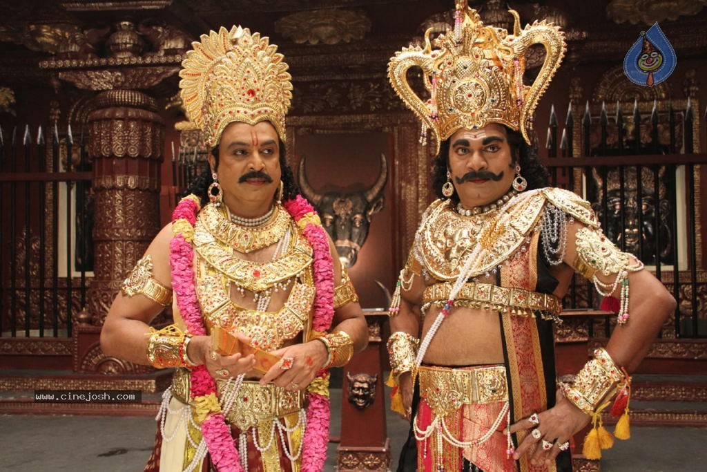 Manushulatho Jagratha New Stills - 19 / 51 photos