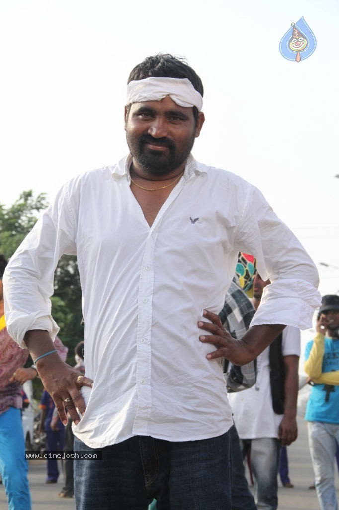 Manushulatho Jagratha New Stills - 22 / 51 photos