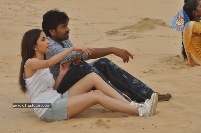 Mark Movie Stills - 28 / 51 photos