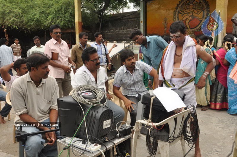 Markandeyan Tamil Movie Stills - 29 / 63 photos