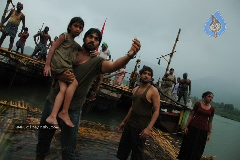 Markandeyan Tamil Movie Stills - 36 / 63 photos