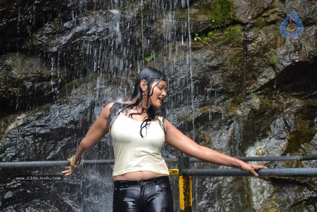 Maru Visaranai Tamil Movie Stills - 14 / 66 photos