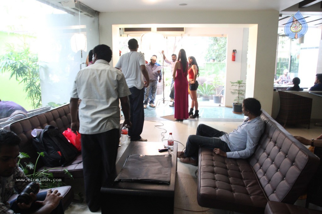 Masti Movie Latest Stills - 22 / 62 photos