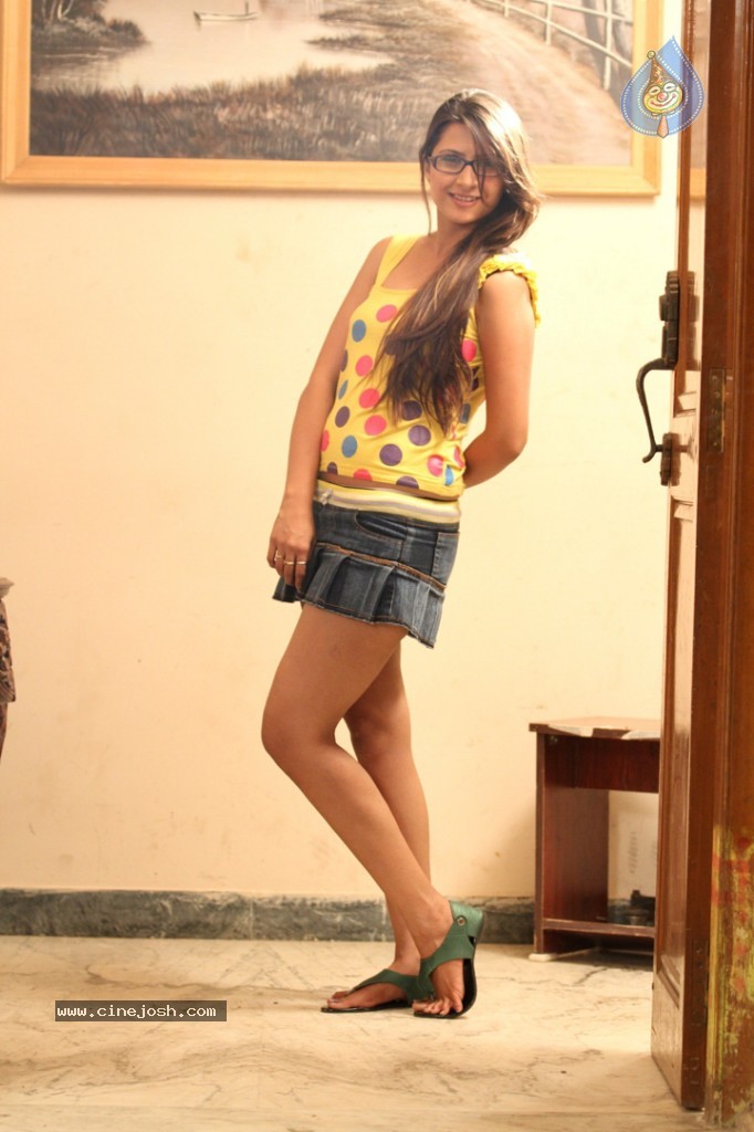 Masti Movie Latest Stills - 45 / 62 photos