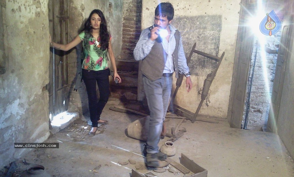 Maya Chitram Movie Stills n Walls - 5 / 34 photos