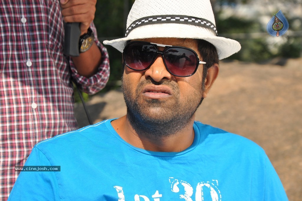 Maya Mahal Movie Photos - 15 / 25 photos