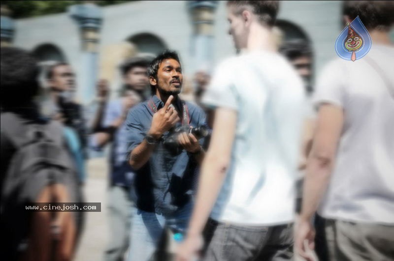 Mayakkam Enna Tamil Movie Stills - 12 / 22 photos