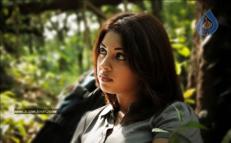 Mayakkam Enna Tamil Movie Stills - 20 / 22 photos